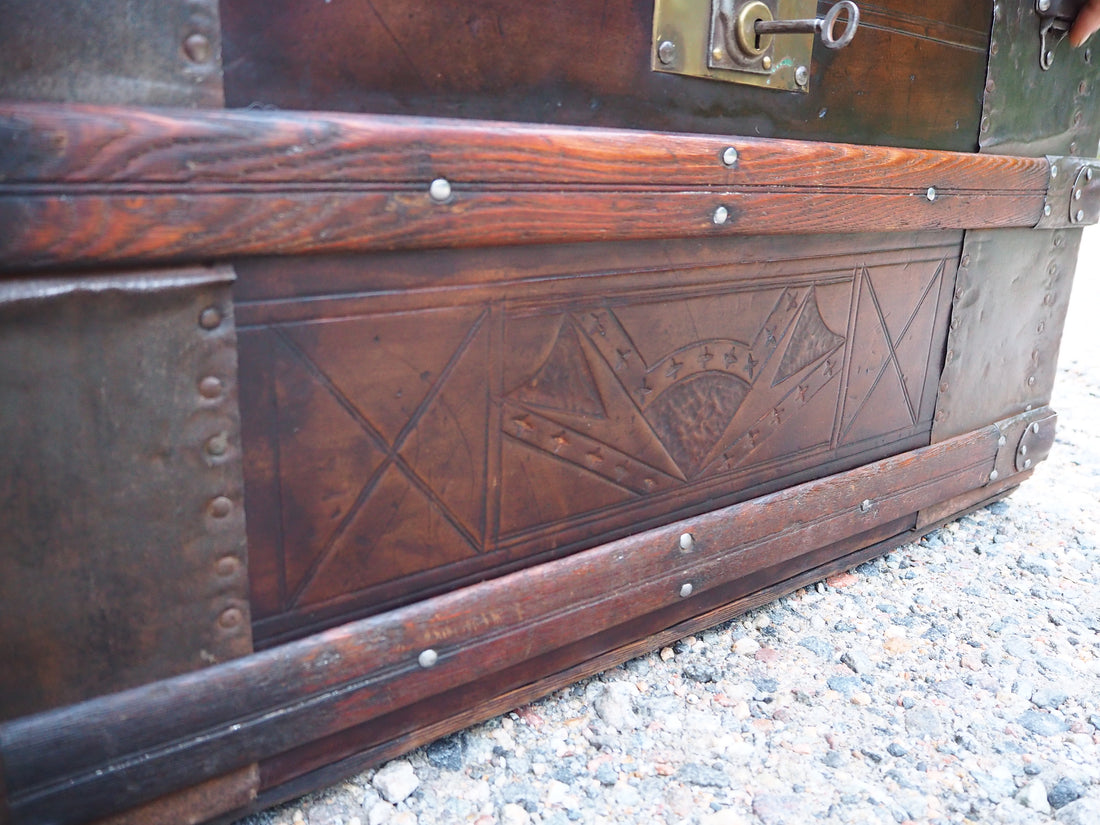 Vintage Trunk