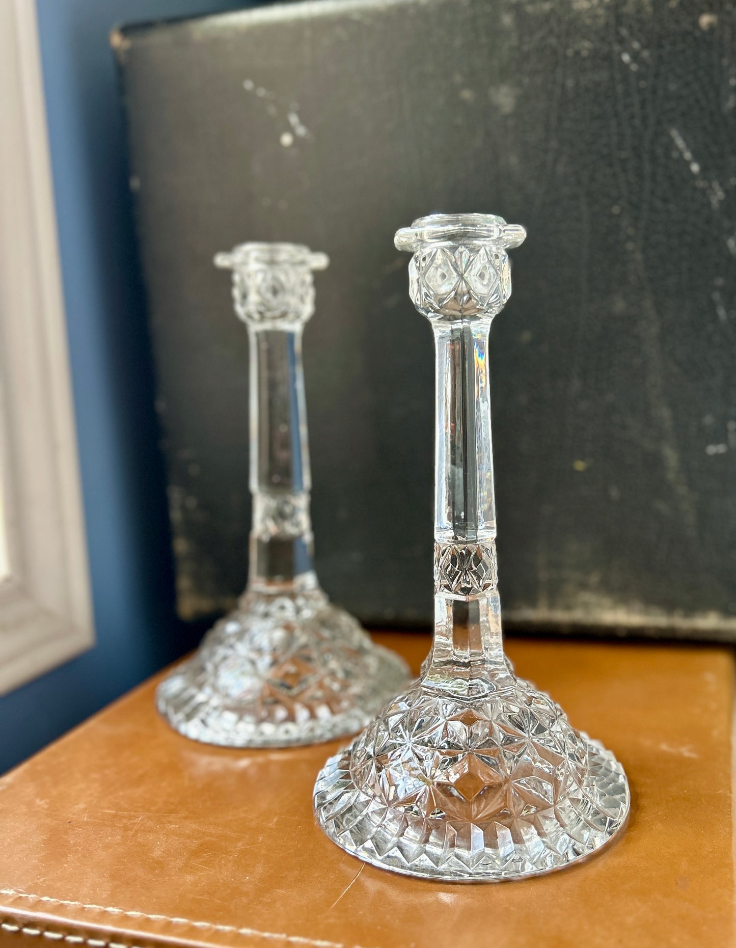 Set of 2 Crystal Candlesticks Geometric Pattern