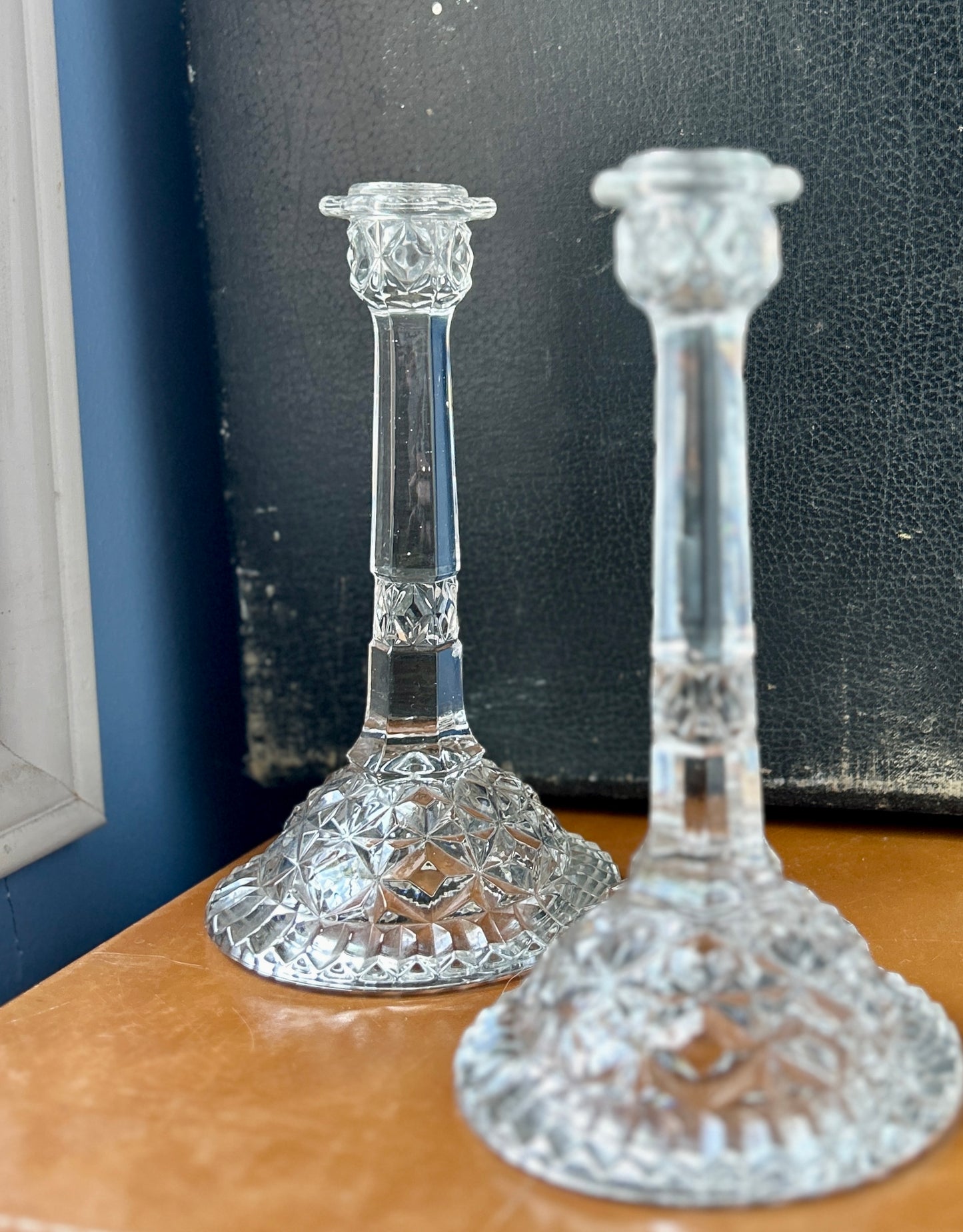 Set of 2 Crystal Candlesticks Geometric Pattern