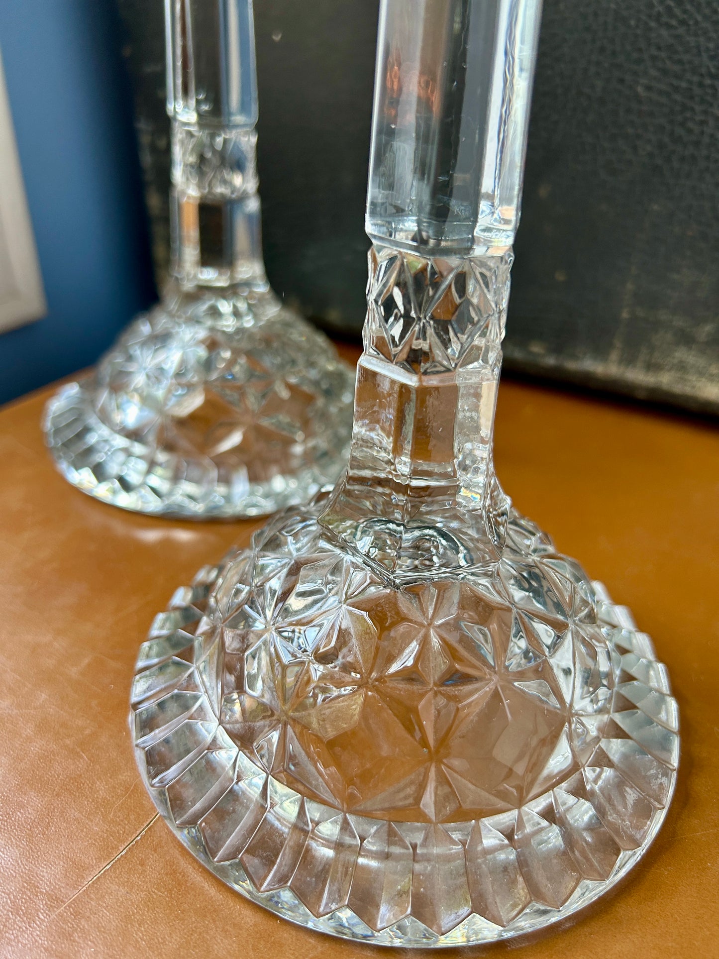 Set of 2 Crystal Candlesticks Geometric Pattern