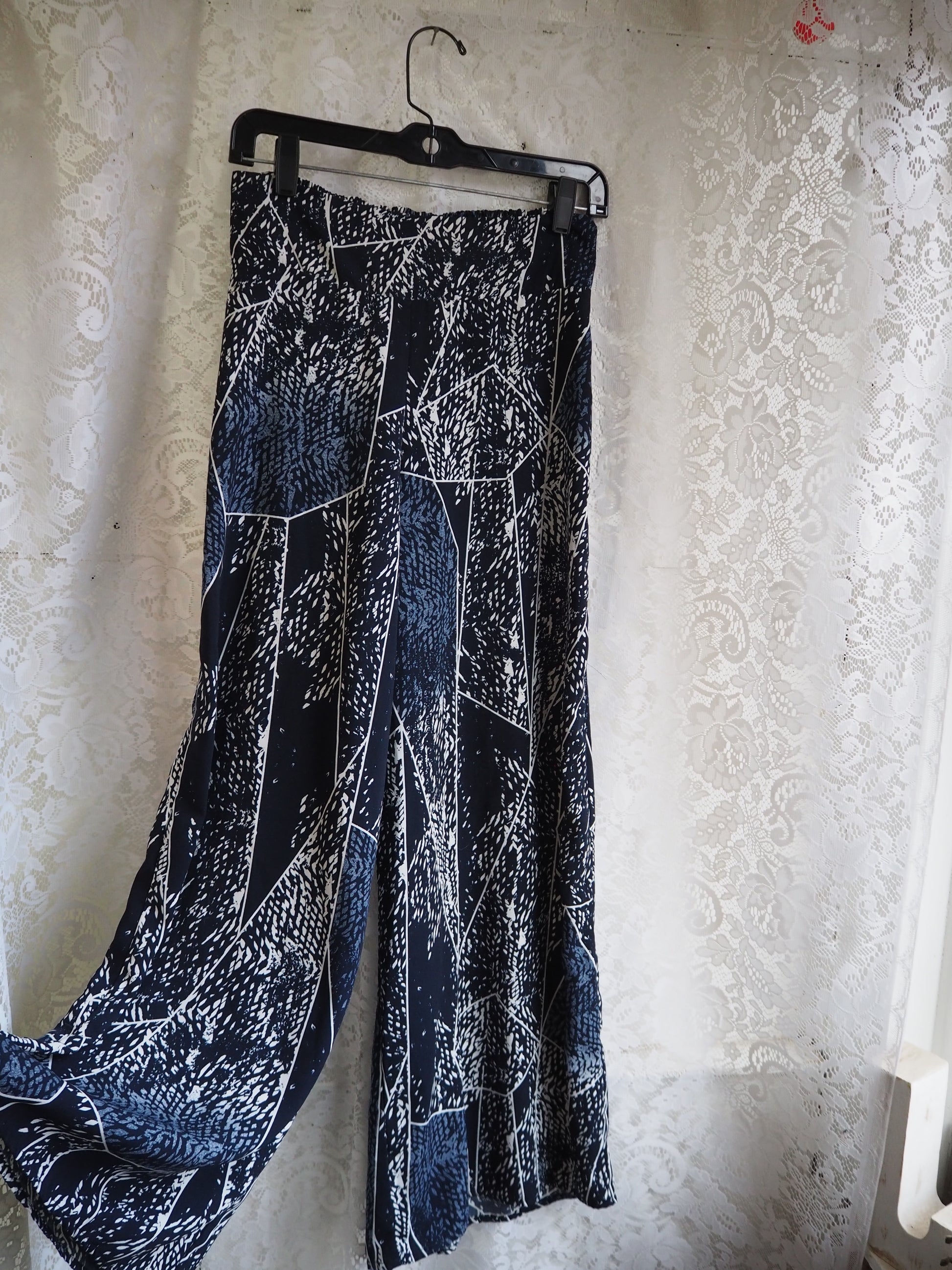 Wide Leg Pant with Speckled Print